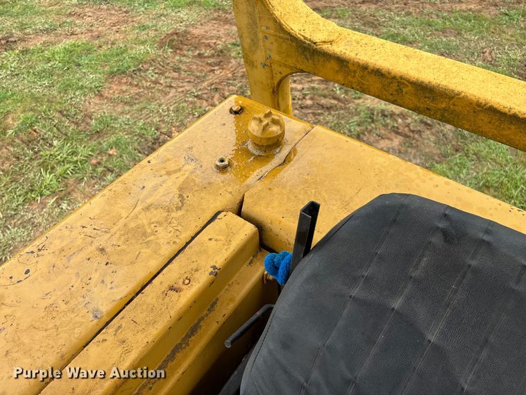 image for item EO4344 1972 Caterpillar 977L track loader