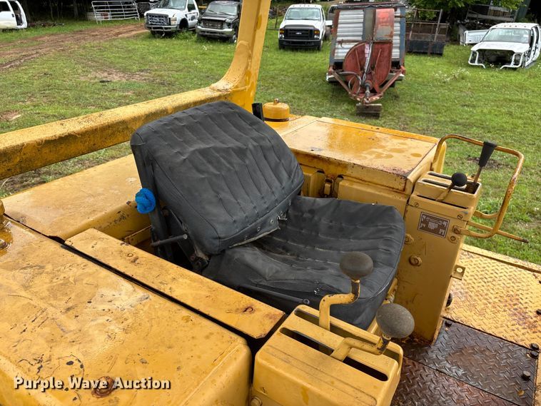 image for item EO4344 1972 Caterpillar 977L track loader