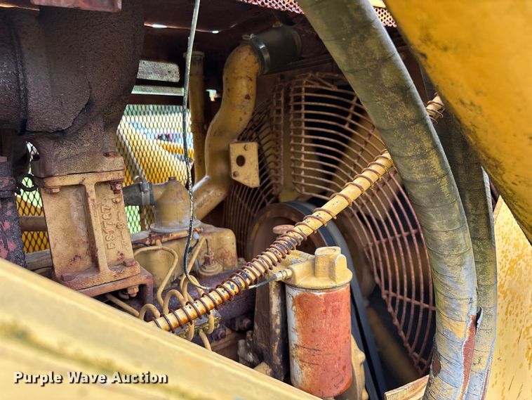 image for item EO4344 1972 Caterpillar 977L track loader