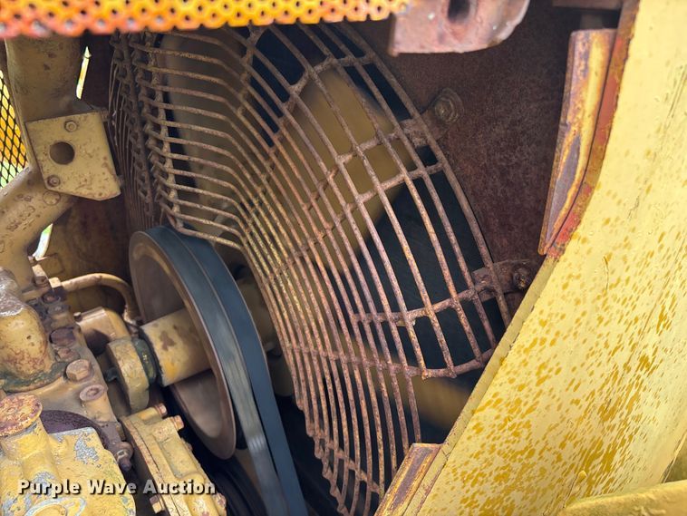 image for item EO4344 1972 Caterpillar 977L track loader