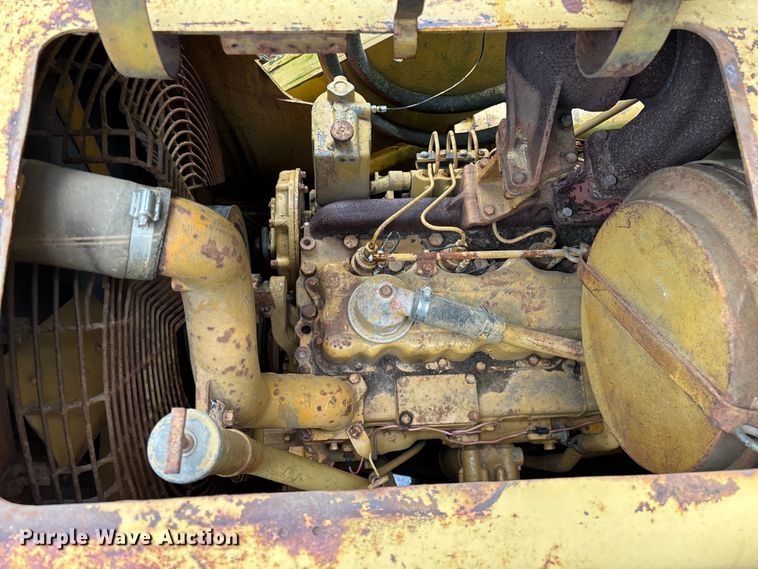 image for item EO4344 1972 Caterpillar 977L track loader