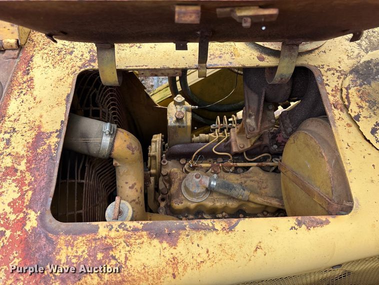 image for item EO4344 1972 Caterpillar 977L track loader