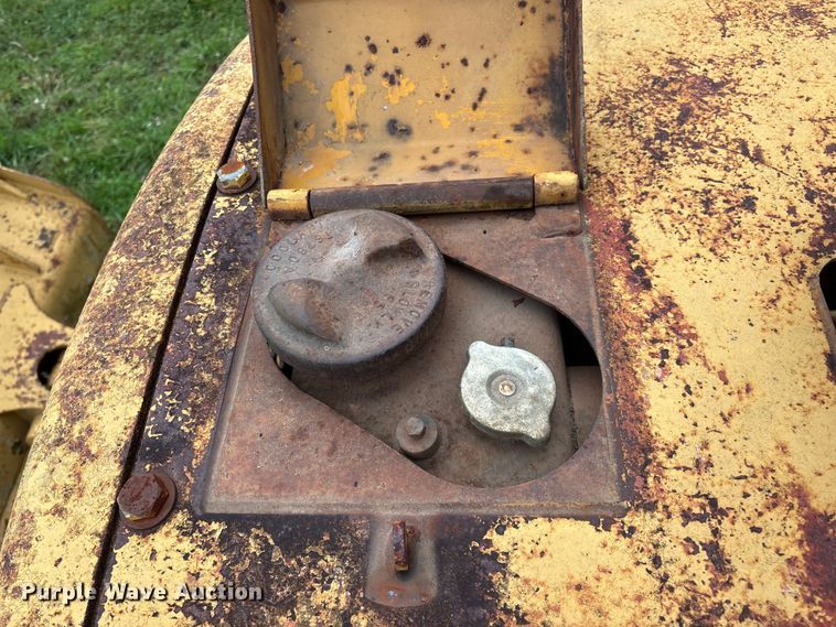 image for item EO4344 1972 Caterpillar 977L track loader