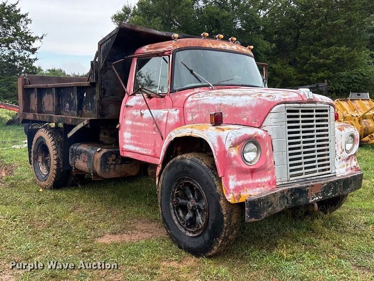 image for item EO4347 1968 International 1800 dump truck