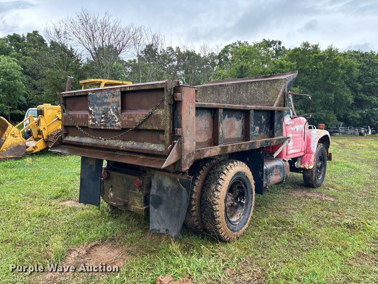 image for item EO4347 1968 International 1800 dump truck