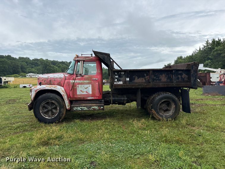 image for item EO4347 1968 International 1800 dump truck
