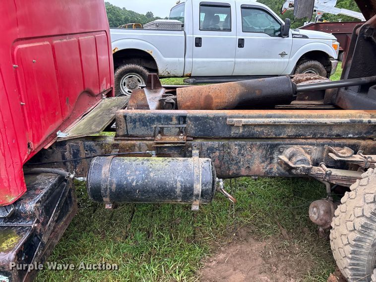 image for item EO4347 1968 International 1800 dump truck