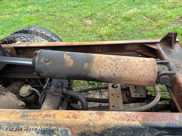 image for item EO4347 1968 International 1800 dump truck