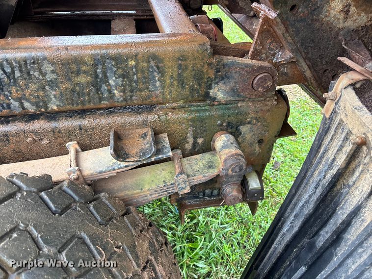 image for item EO4347 1968 International 1800 dump truck