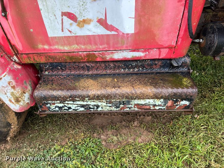 image for item EO4347 1968 International 1800 dump truck