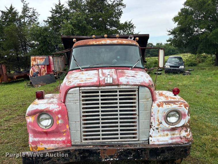 image for item EO4347 1968 International 1800 dump truck