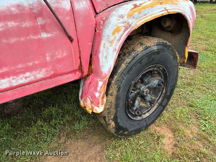 image for item EO4347 1968 International 1800 dump truck