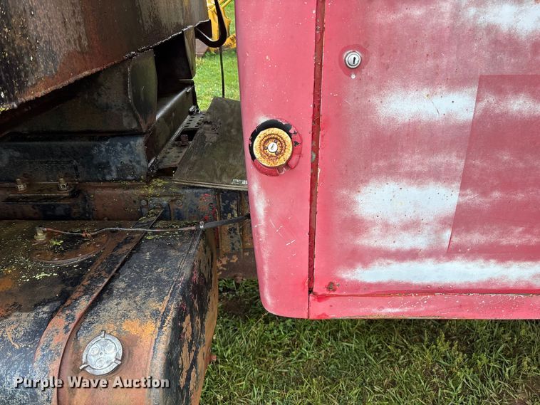 image for item EO4347 1968 International 1800 dump truck
