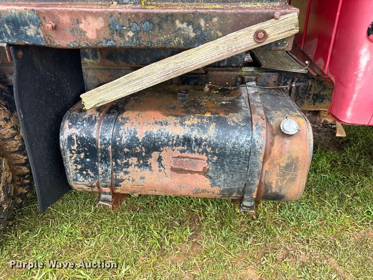 image for item EO4347 1968 International 1800 dump truck