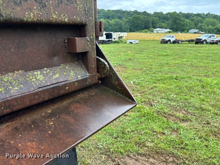image for item EO4347 1968 International 1800 dump truck