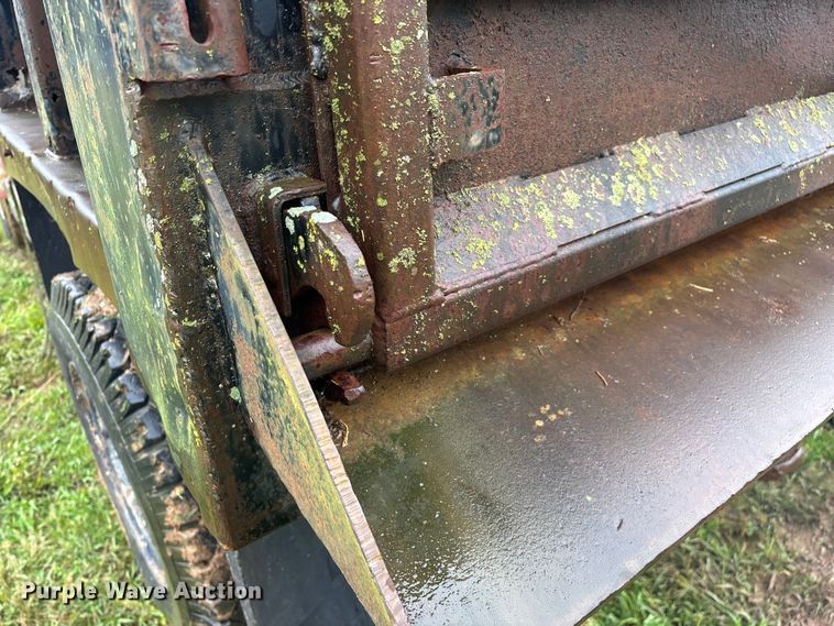 image for item EO4347 1968 International 1800 dump truck