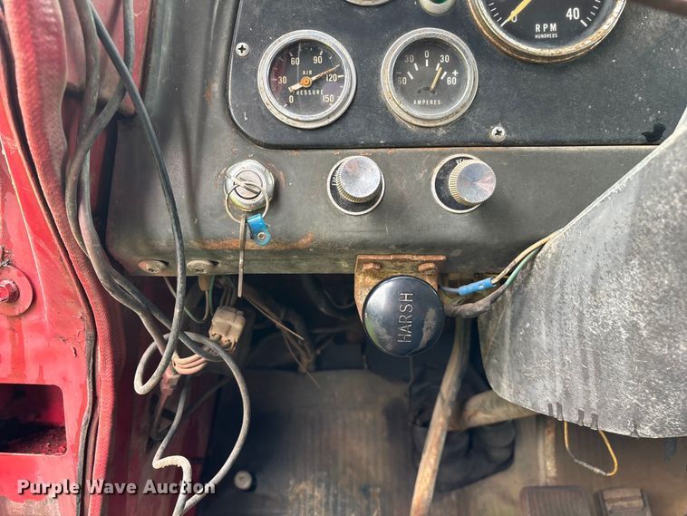 image for item EO4347 1968 International 1800 dump truck