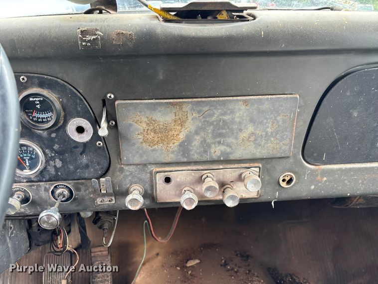 image for item EO4347 1968 International 1800 dump truck