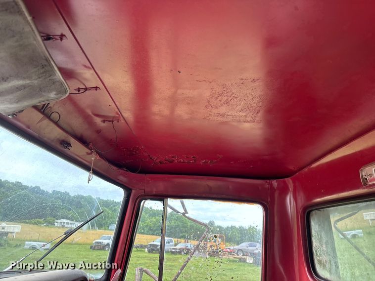 image for item EO4347 1968 International 1800 dump truck