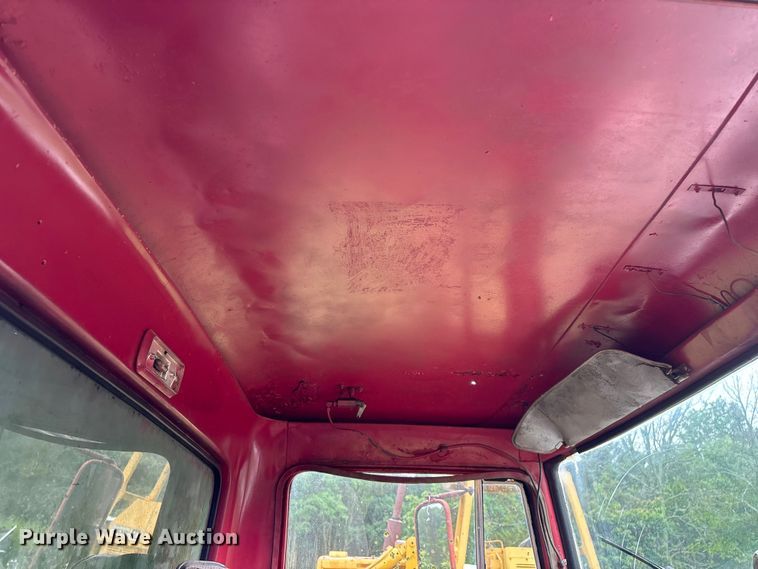 image for item EO4347 1968 International 1800 dump truck