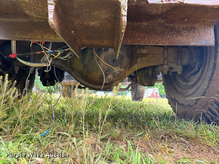 image for item EO4347 1968 International 1800 dump truck