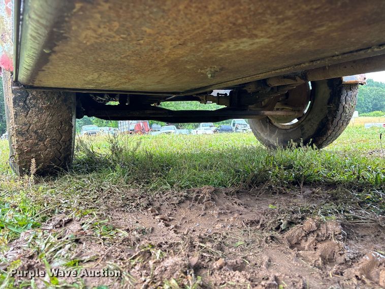 image for item EO4347 1968 International 1800 dump truck