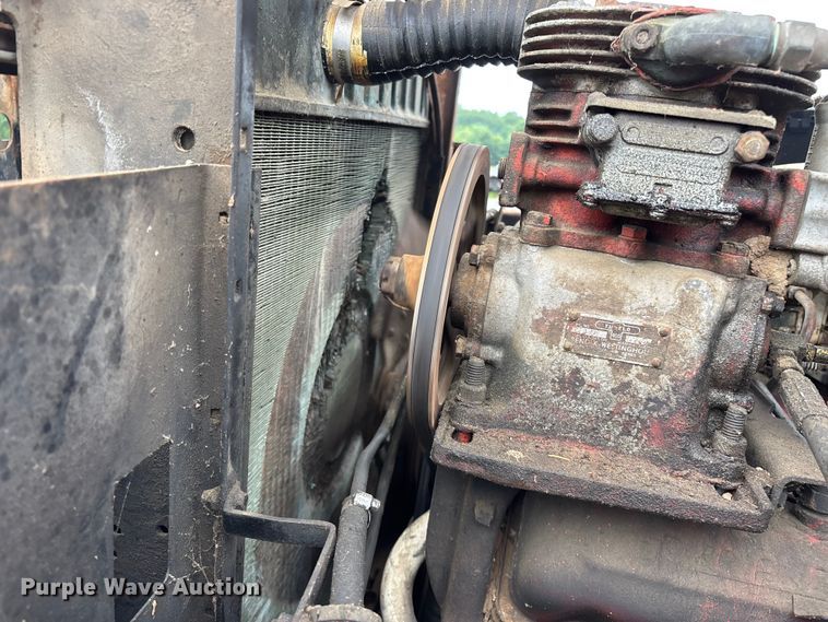 image for item EO4347 1968 International 1800 dump truck