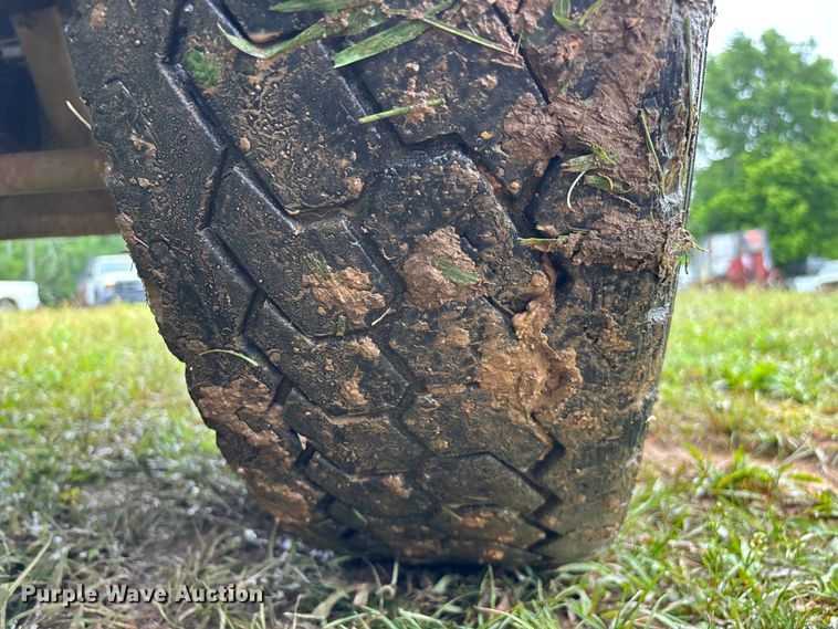 image for item EO4347 1968 International 1800 dump truck