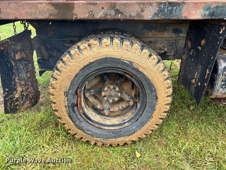 image for item EO4347 1968 International 1800 dump truck