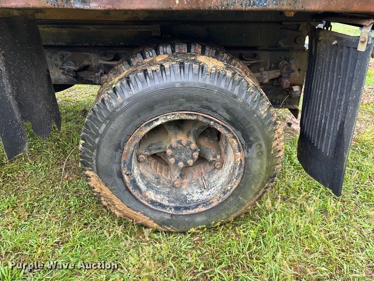 image for item EO4347 1968 International 1800 dump truck