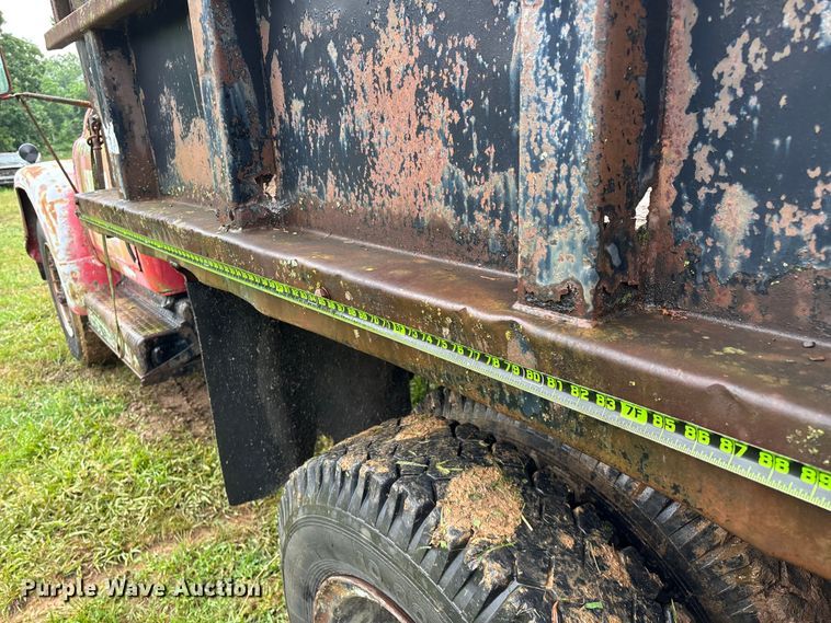 image for item EO4347 1968 International 1800 dump truck