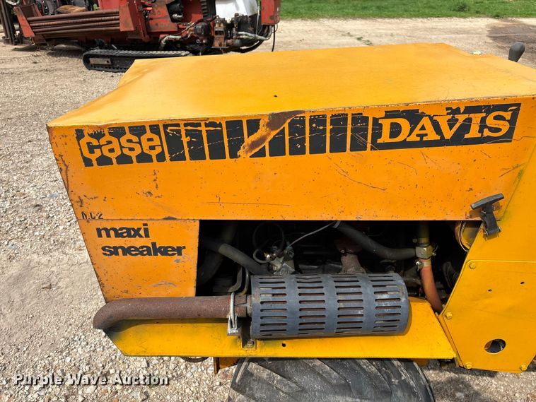 image for item EO4349 Case Davis Maxi-Sneaker vibratory cable plow