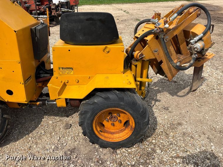 image for item EO4349 Case Davis Maxi-Sneaker vibratory cable plow