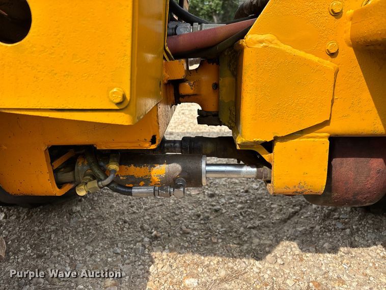 image for item EO4349 Case Davis Maxi-Sneaker vibratory cable plow