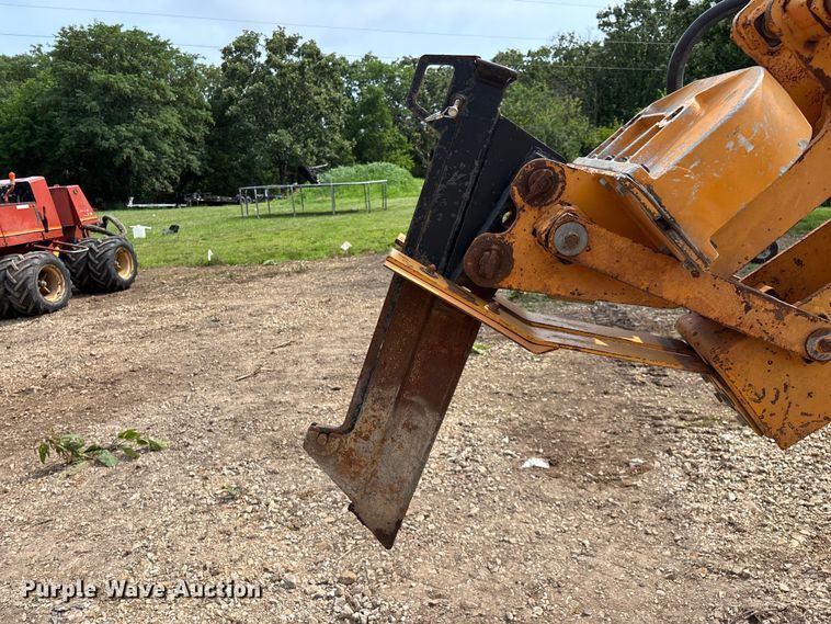 image for item EO4349 Case Davis Maxi-Sneaker vibratory cable plow