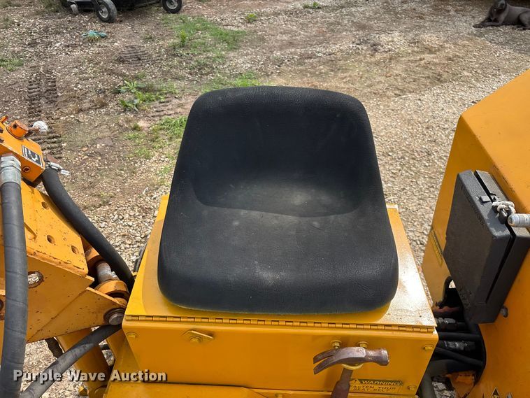 image for item EO4349 Case Davis Maxi-Sneaker vibratory cable plow