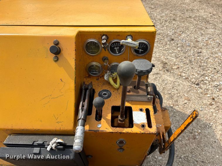 image for item EO4349 Case Davis Maxi-Sneaker vibratory cable plow