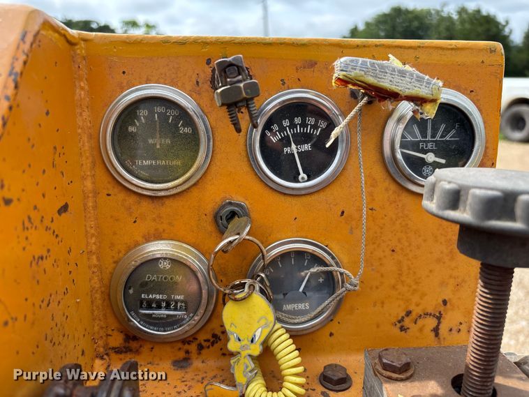 image for item EO4349 Case Davis Maxi-Sneaker vibratory cable plow