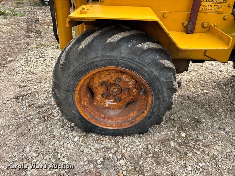 image for item EO4349 Case Davis Maxi-Sneaker vibratory cable plow
