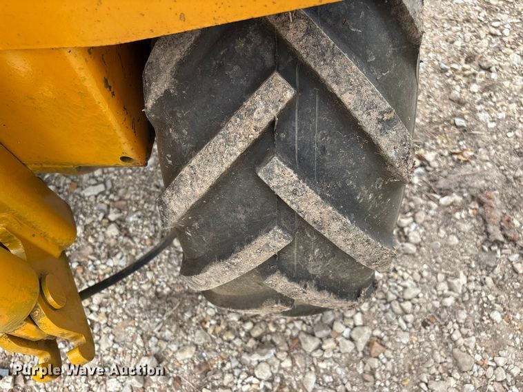 image for item EO4349 Case Davis Maxi-Sneaker vibratory cable plow