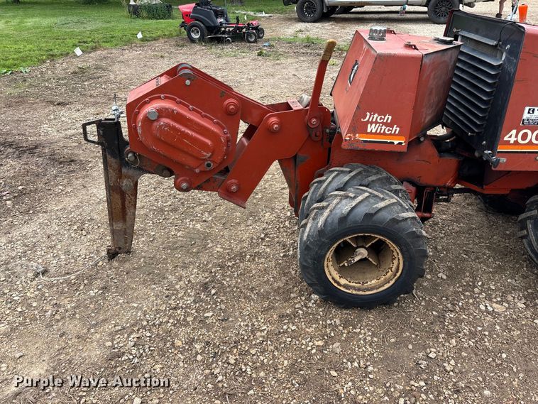 image for item EO4350 Ditch Witch 400SXD vibratory cable plow