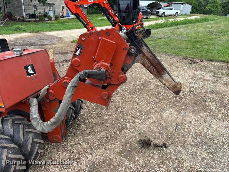 image for item EO4350 Ditch Witch 400SXD vibratory cable plow