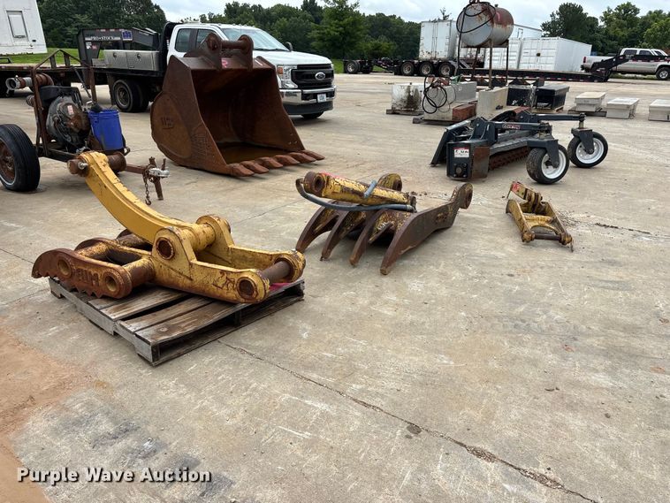 image for item EO4364 (3) excavator thumbs