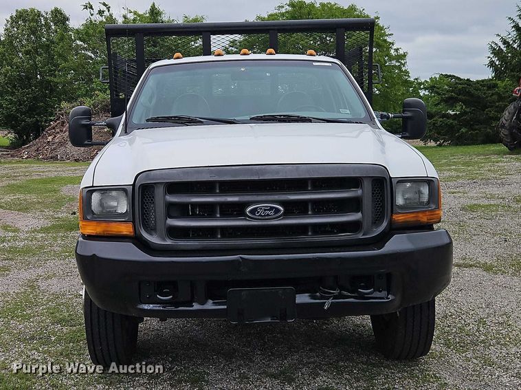 image for item EO7287 2000 Ford F450 Super Duty flatbed truck