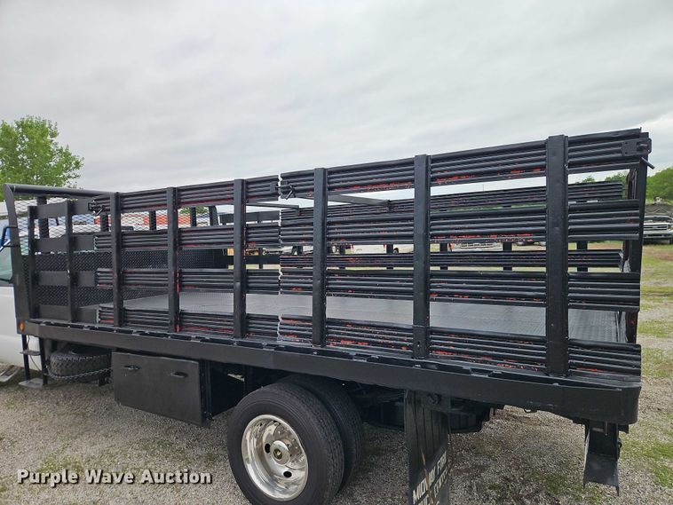 image for item EO7287 2000 Ford F450 Super Duty flatbed truck