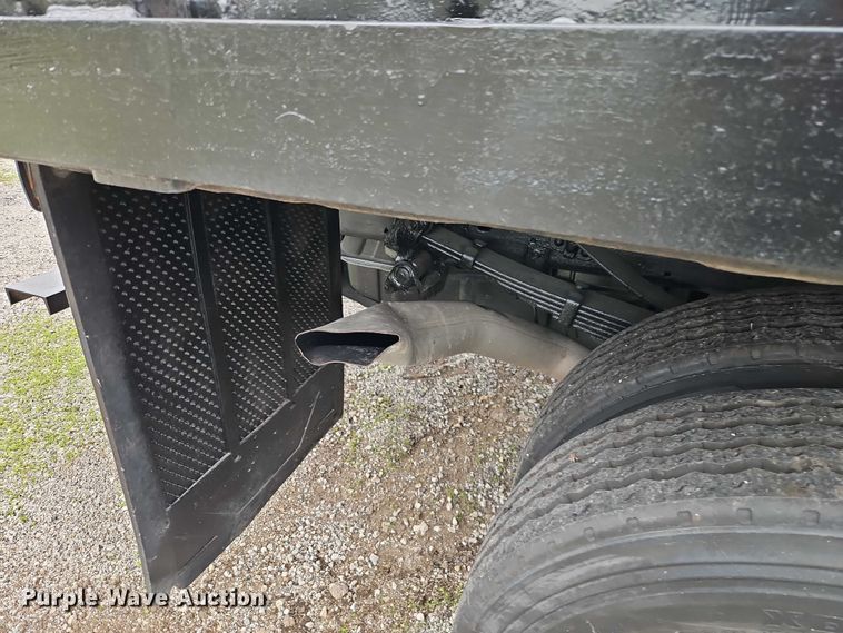 image for item EO7287 2000 Ford F450 Super Duty flatbed truck