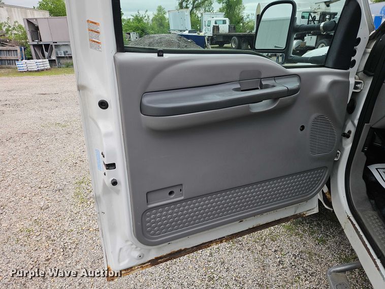 image for item EO7287 2000 Ford F450 Super Duty flatbed truck