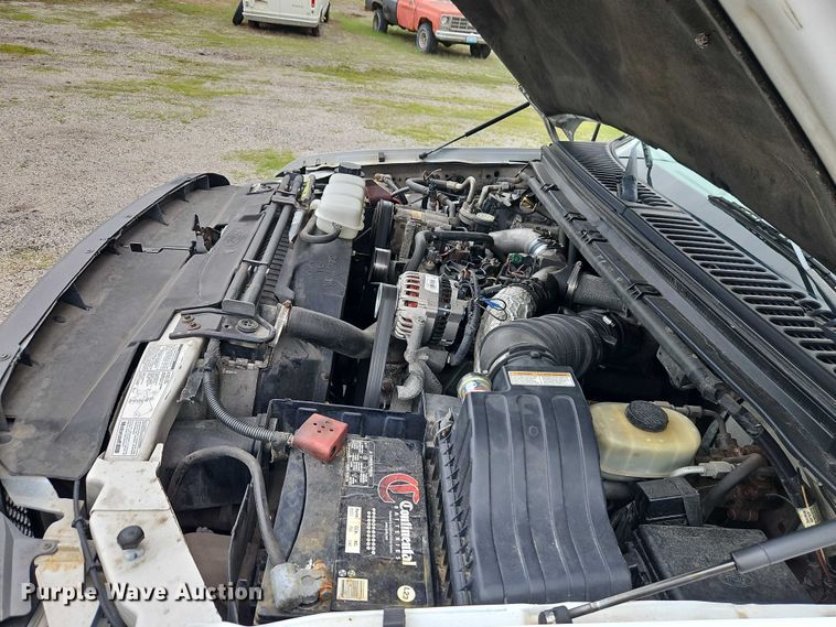 image for item EO7287 2000 Ford F450 Super Duty flatbed truck