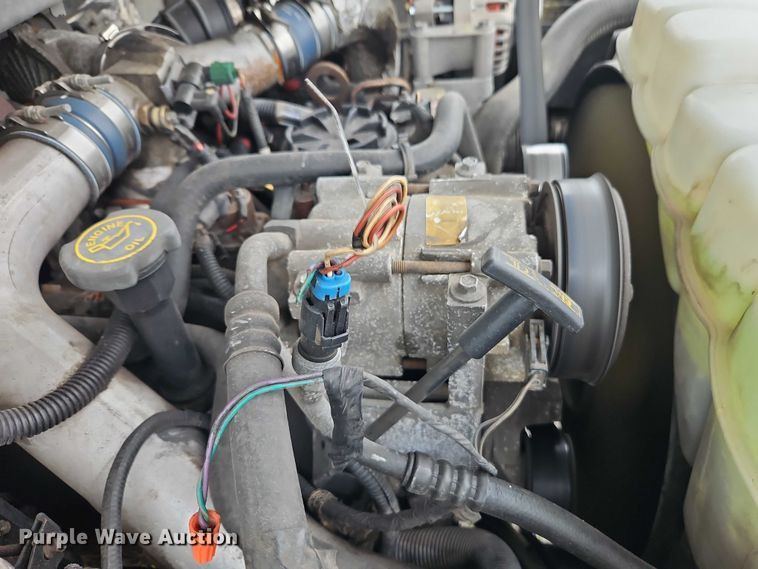 image for item EO7287 2000 Ford F450 Super Duty flatbed truck