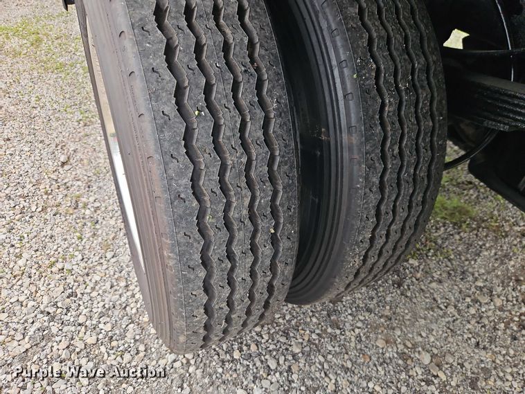 image for item EO7287 2000 Ford F450 Super Duty flatbed truck